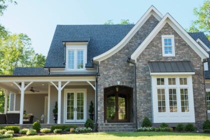 Which credit score do I need to refinance?