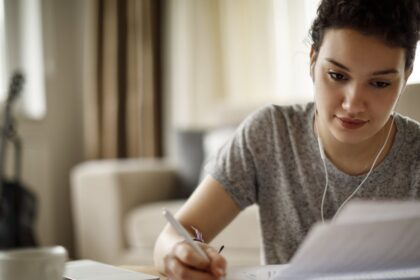 How to choose the right car insurance for your teenage driver