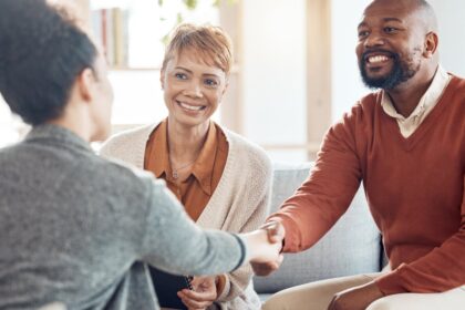 Mortgage lenders vs. Bank: Which is best?