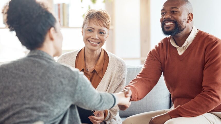 Mortgage lenders vs. Bank: Which is best?