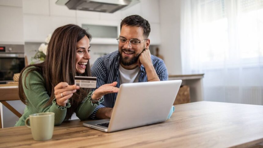 Credit Card Experts Analyse JD Power and Bankrate Scores